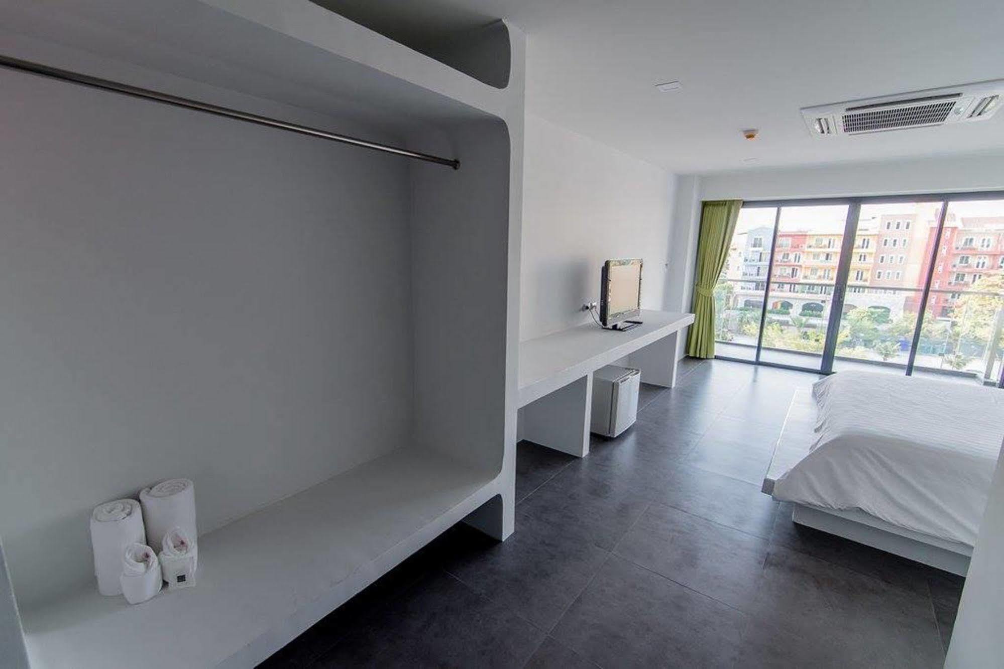 Hotel Panitar Haus à Chonburi Extérieur photo