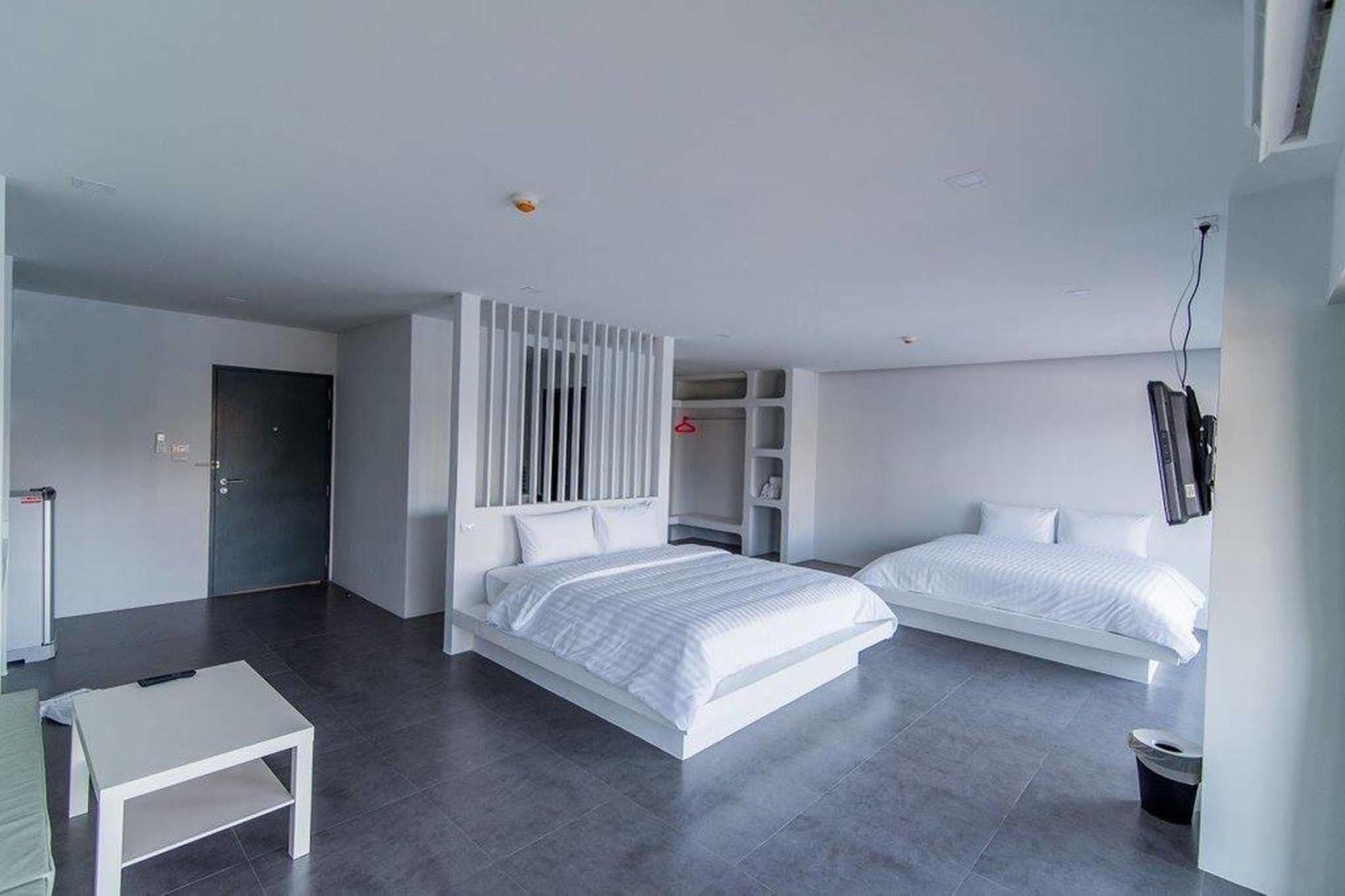 Hotel Panitar Haus à Chonburi Extérieur photo