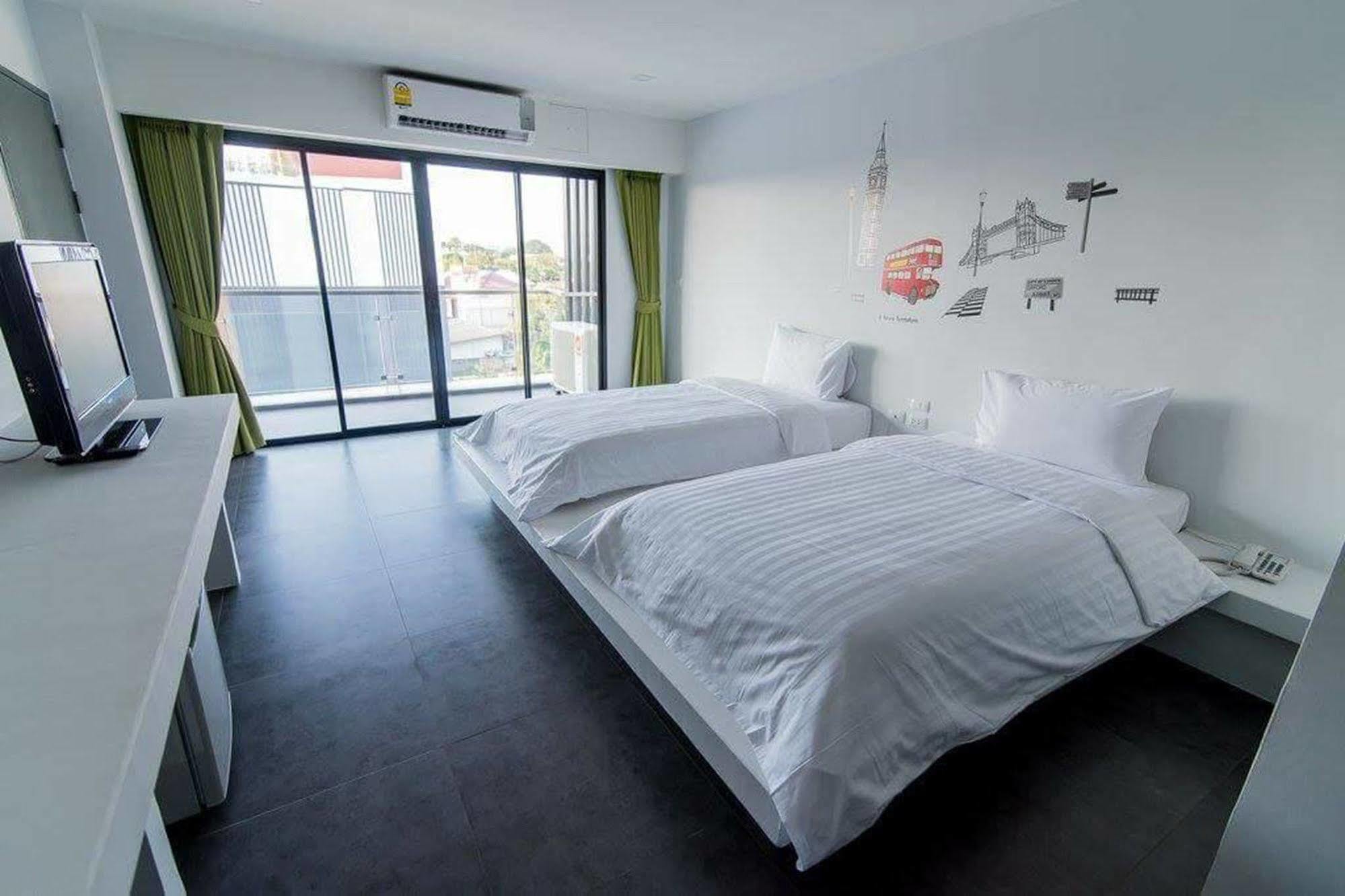 Hotel Panitar Haus à Chonburi Extérieur photo