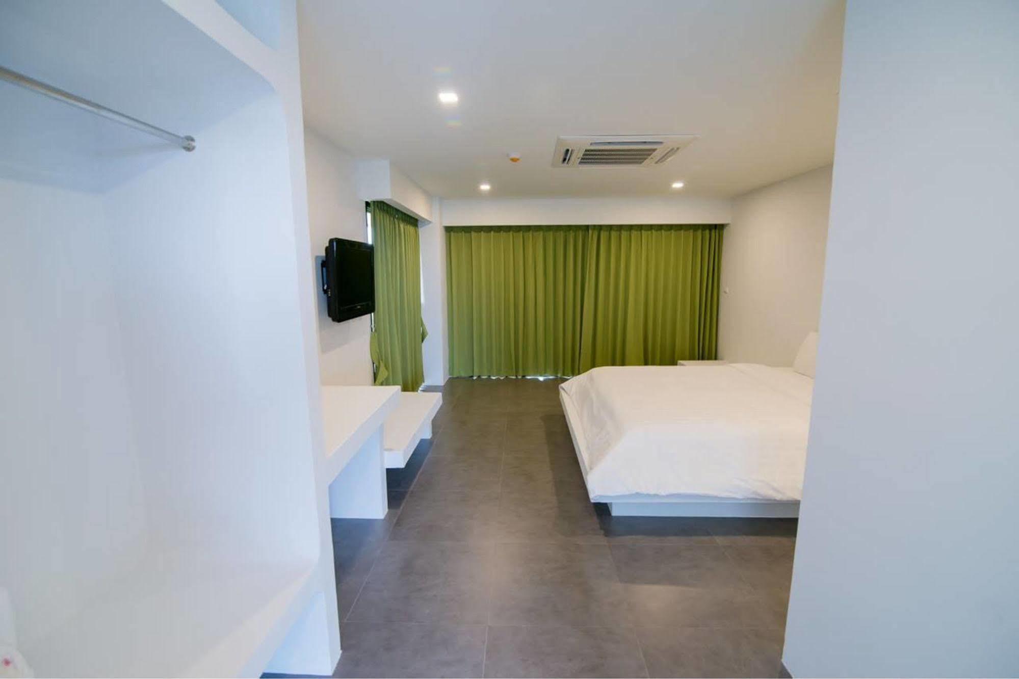 Hotel Panitar Haus à Chonburi Extérieur photo