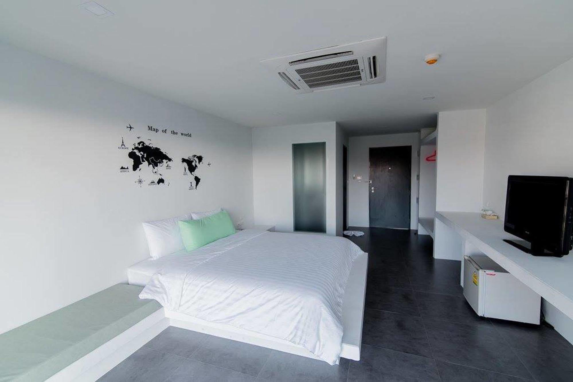 Hotel Panitar Haus à Chonburi Extérieur photo