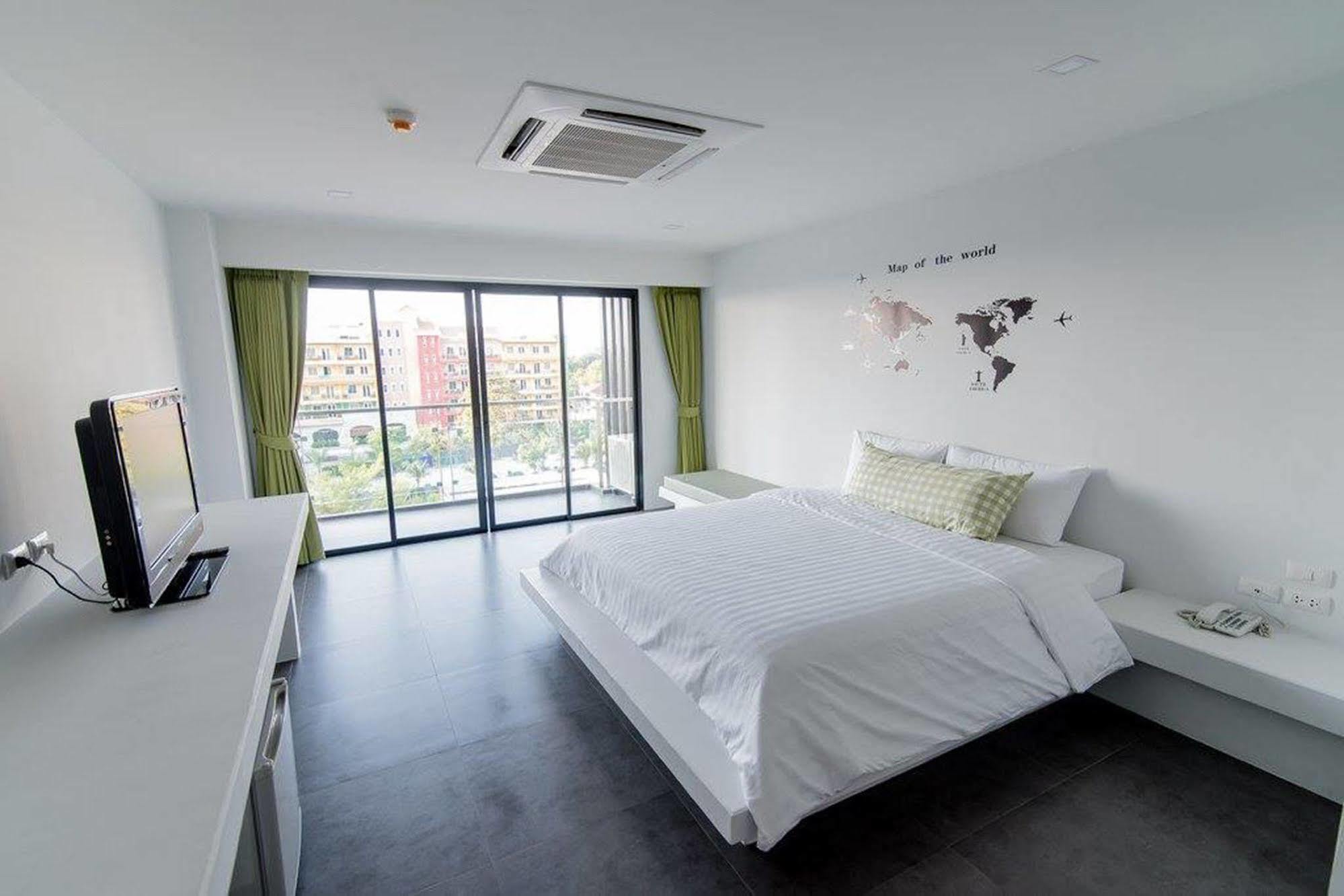 Hotel Panitar Haus à Chonburi Extérieur photo